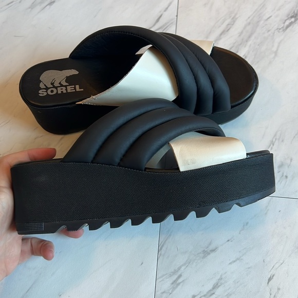 Sorel Cameron Flatform puff sandal platform shoe black white slide on size 6.5 - Picture 8 of 9